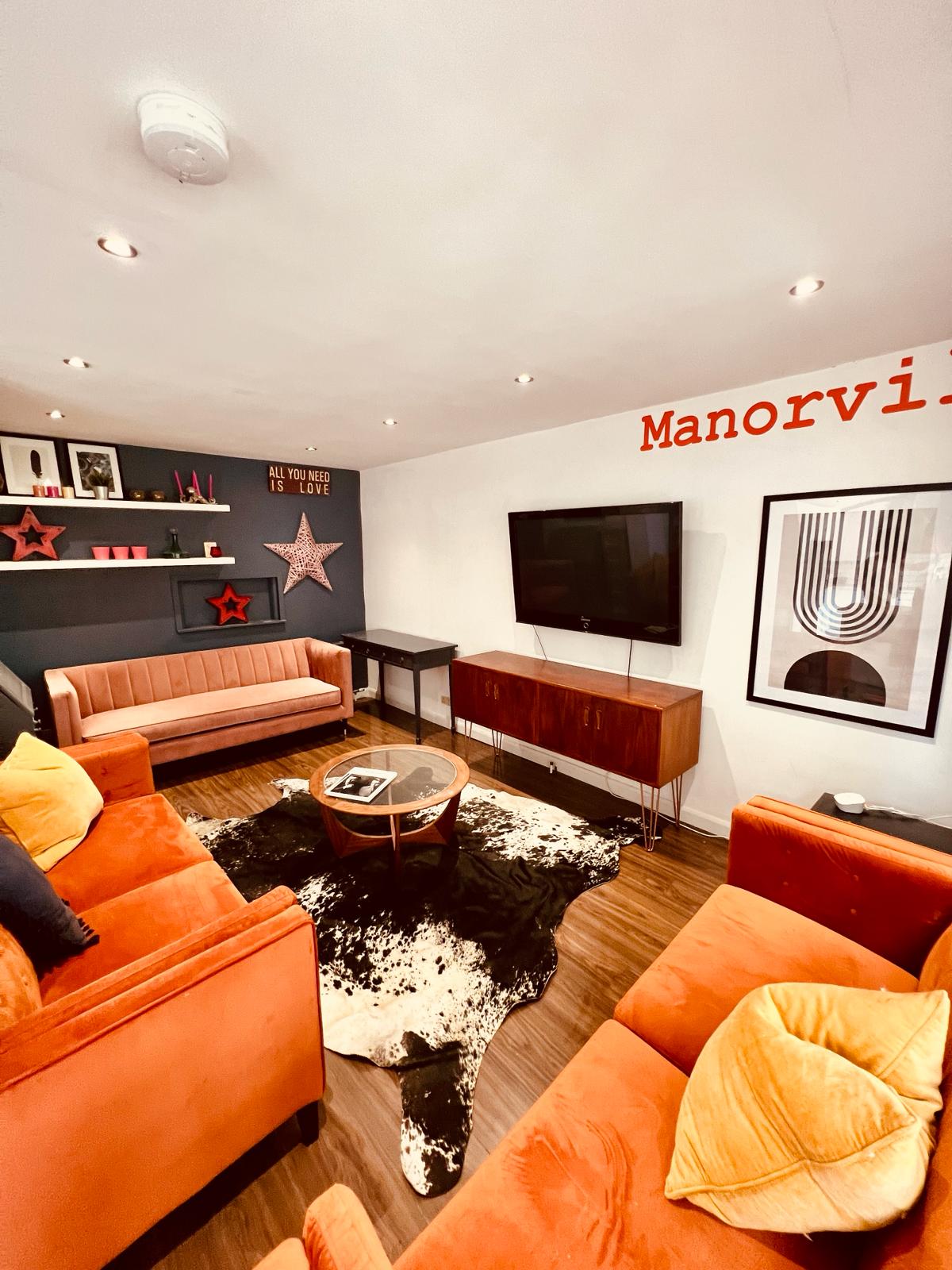 Lounge 1